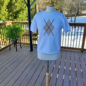 Crisp White Short-Sleeve Cotton Knit Top with Beige Argyle